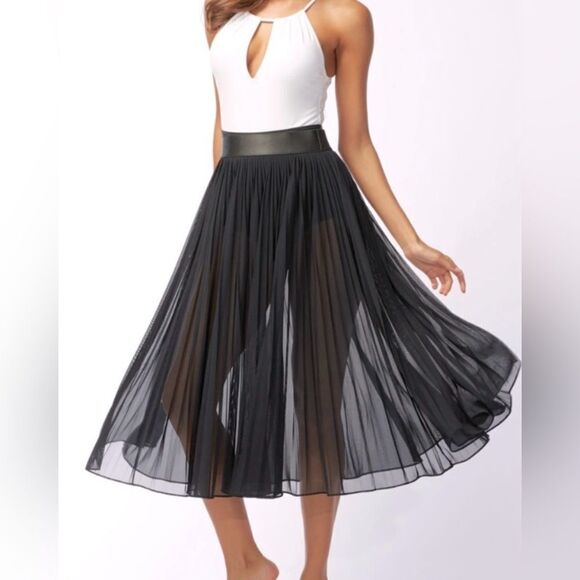 Carmen Marc Valvo Other - Carmen Marc Valvo swim mesh skirt size Small